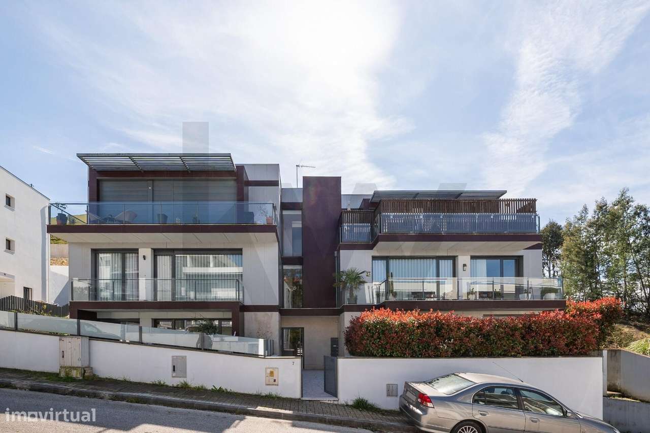 Apartamento T2 com piscina privativa e terraço | São Martinho do Bispo - Grande imagem: 3/42