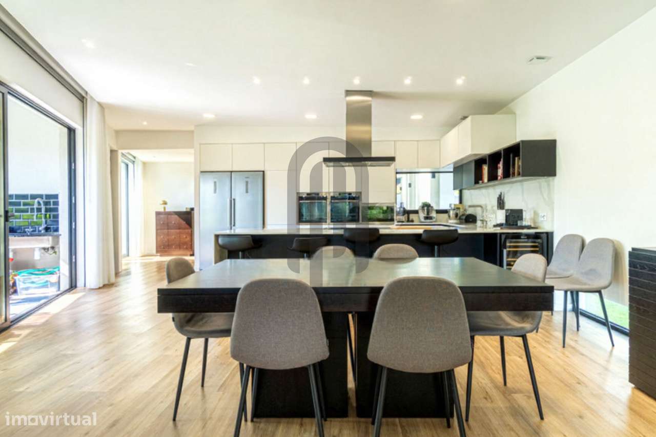 Moradia Térrea T4 independente na Maia-9