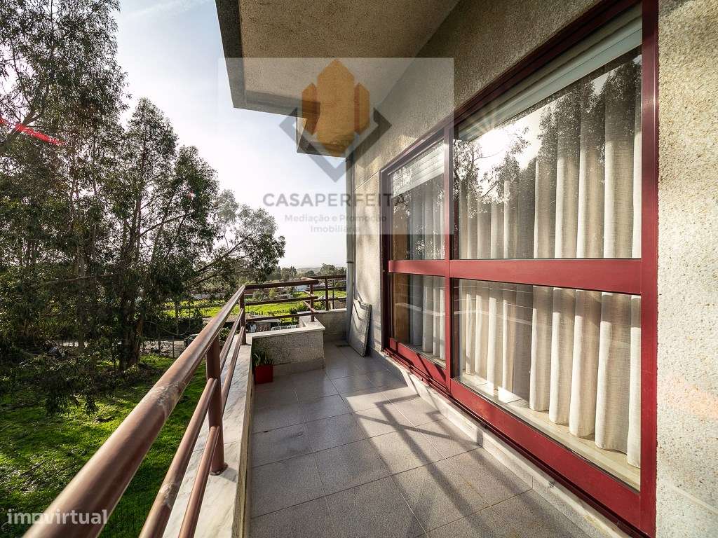 Deslumbrante T2 de 2 Frentes com Varandas e Box - Canelas - Grande imagem: 2/33