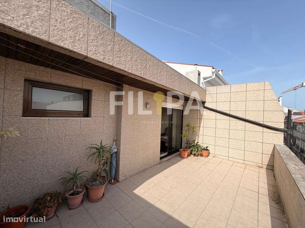 T1 com Terraço no Último Andar - Rua Dr. Alves de Veiga, Porto-3