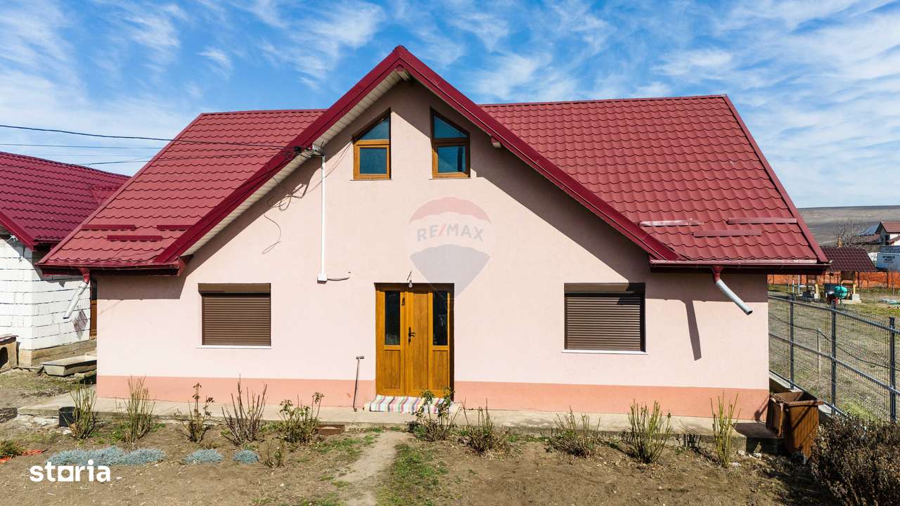 Casă de Vânzare, 3 Camere, 1577mp Teren la E58 - Lețcani, Iași-1