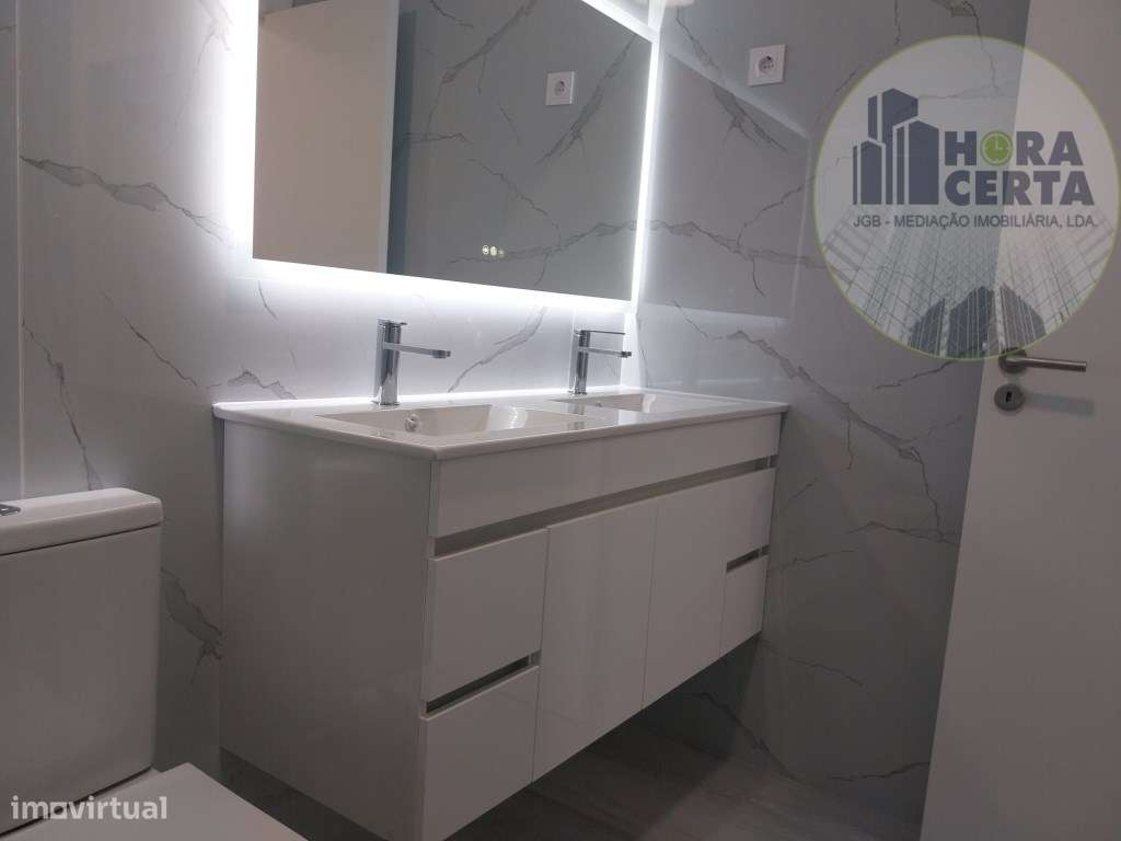 Apartamento T4 em Amora!-16