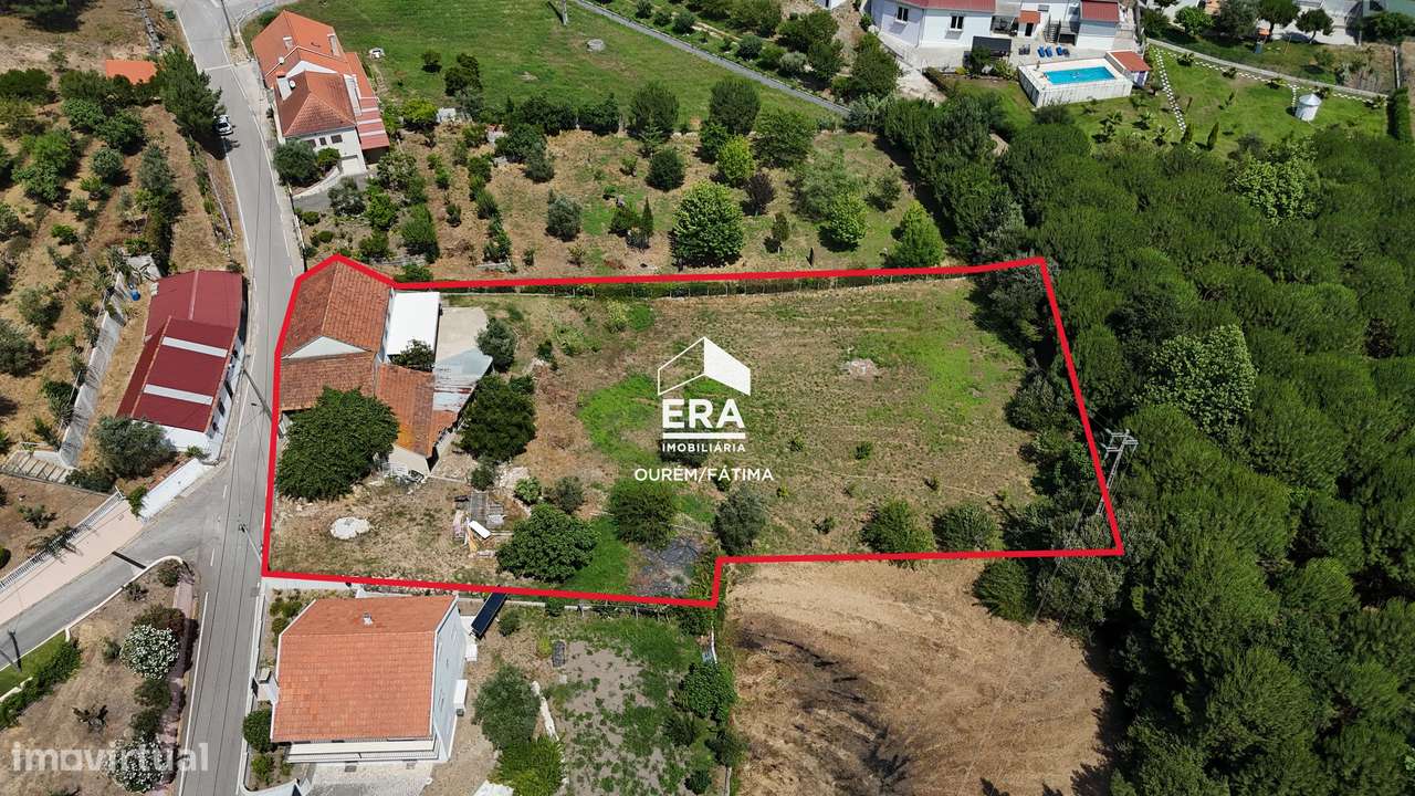 Moradia T3 localizada em Espite-17