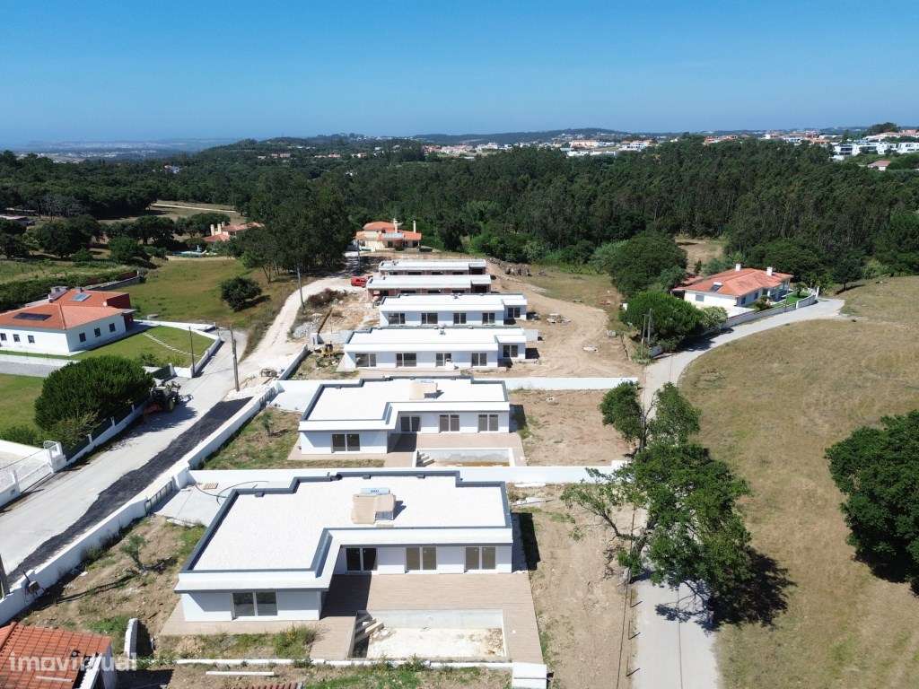 Moradia T3 com piscina junto ao centro das Caldas da Rainha-16