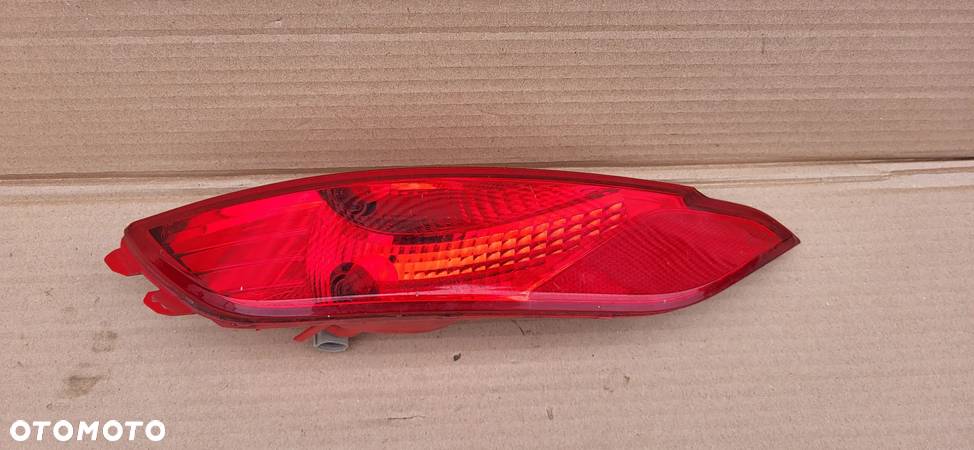 LAMPA PRZECIWMGIELNA LEWY TYL HYUNDAI TUCSON III - 2