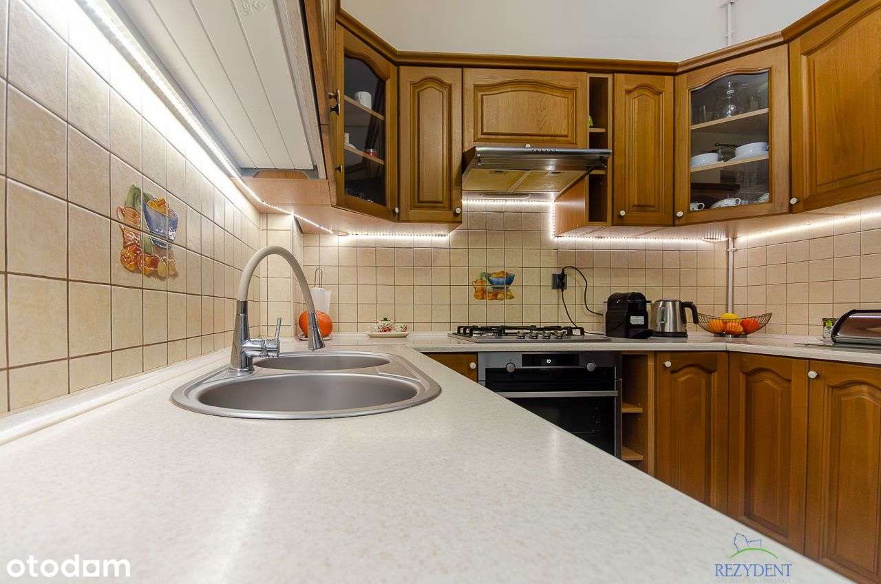 Przestronne M3 w nowoczesnym budynku z garażem-1