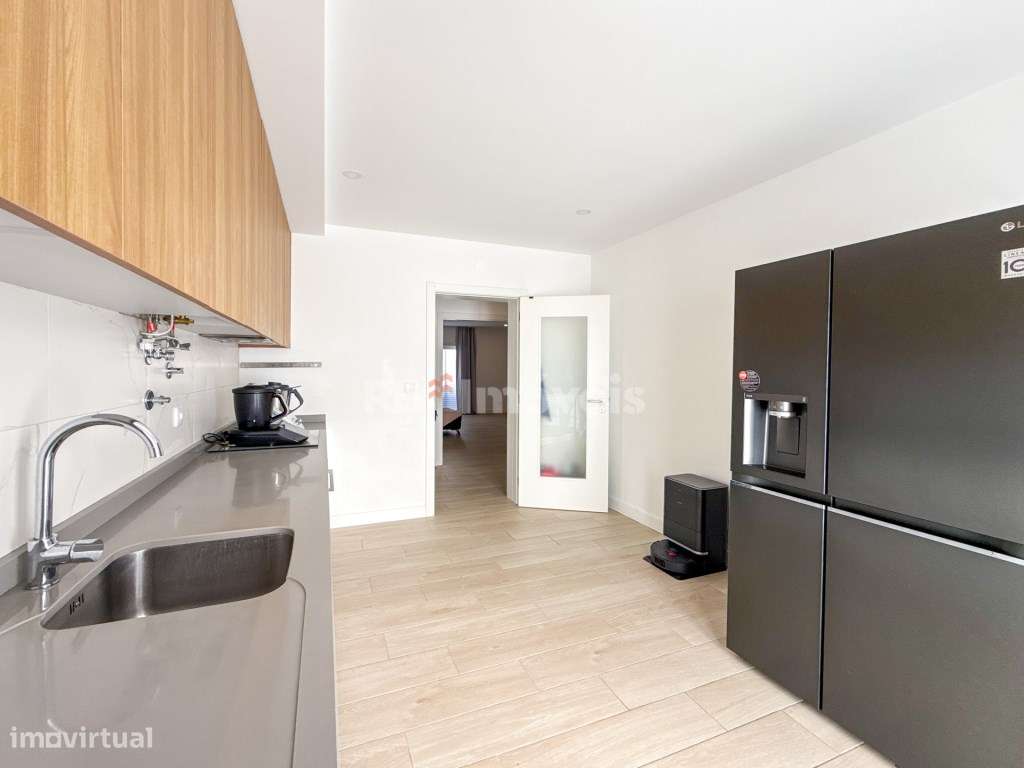 Apartamento T3 Semi-Novo, c/ Garagem - em Constância-12