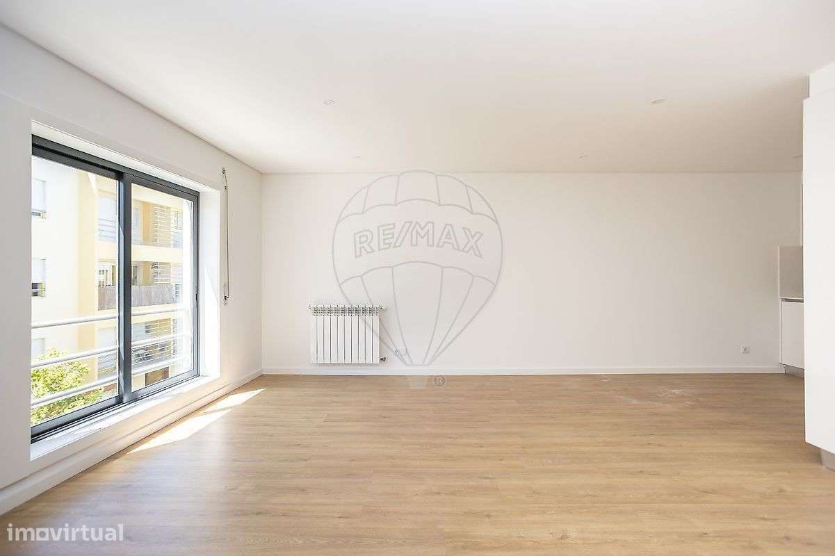 Apartamento T3 à venda em Camarate-6