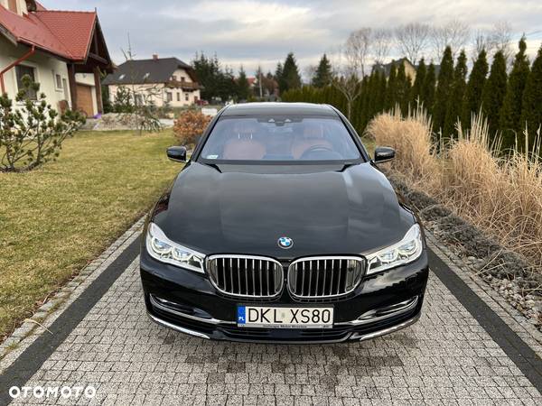 BMW Seria 7 750Li xDrive - 11