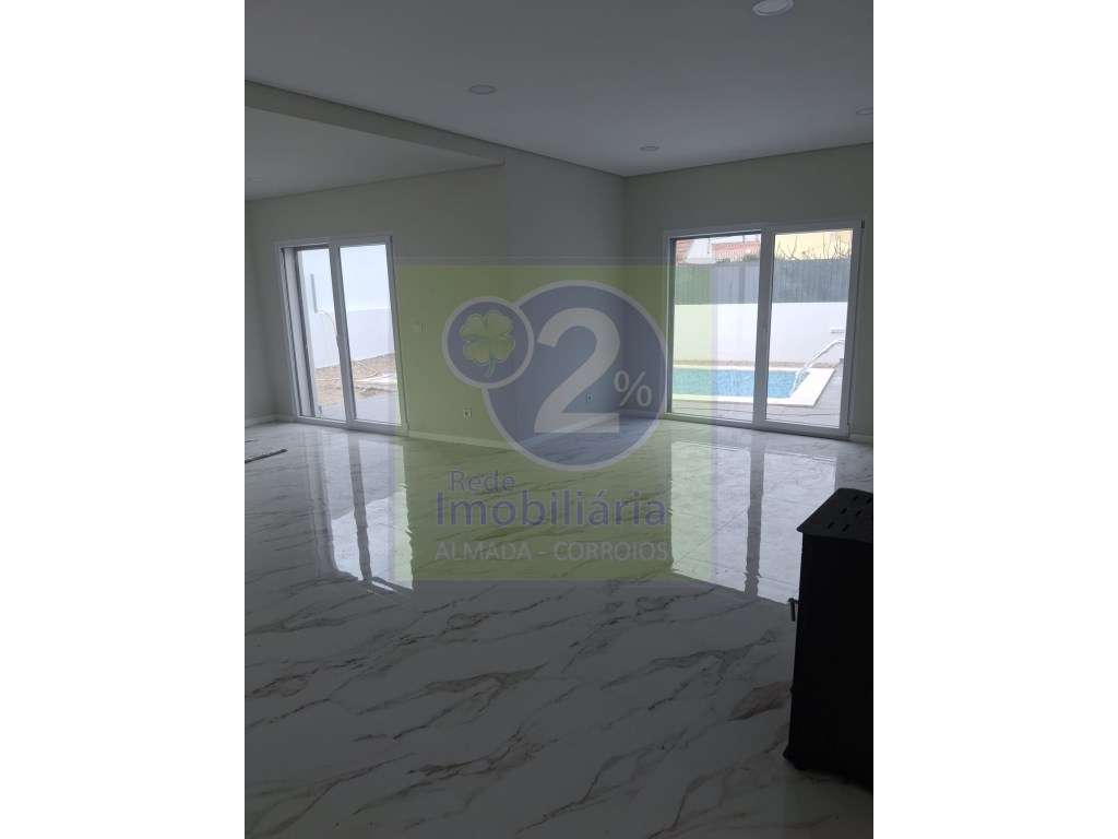 Moradia V5!Nova! Piscina-1