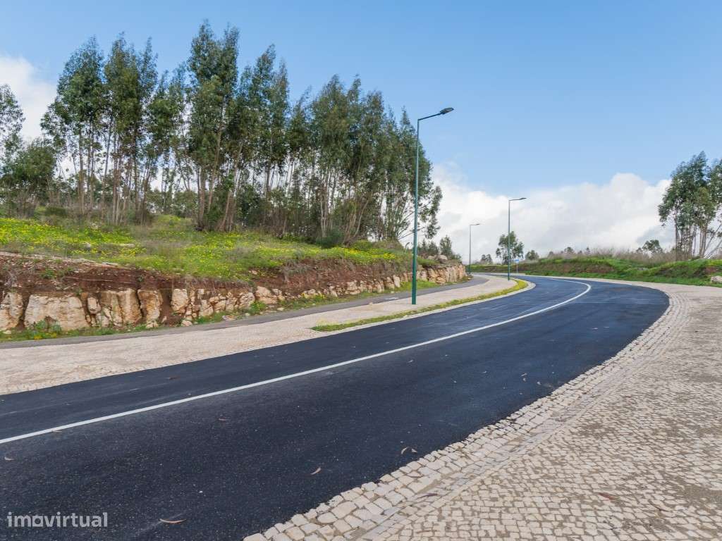 MORADIAS T2+1 e T3+1 GARAGEM E JARDIM, BELAS-9