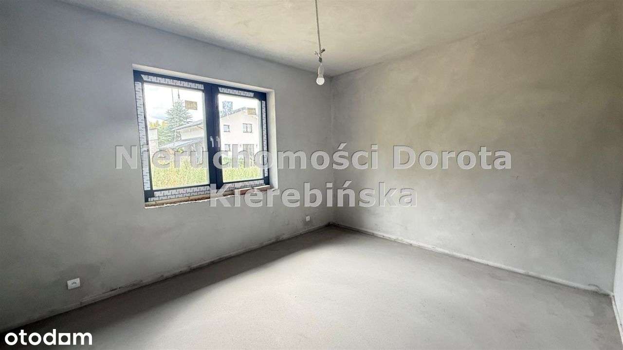 Dom w stanie deweloperskim na obrzeżach miasta.-7