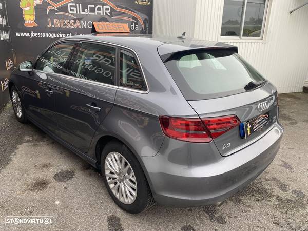 Audi A3 Sportback 1.6 TDI Attraction Ultra - 8