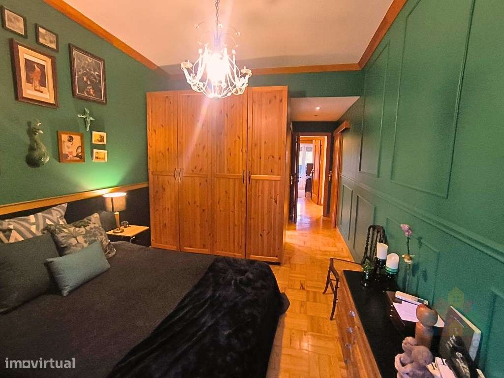 Apartamento T4 - Elegância Contemporânea no Coração de Tomar-14