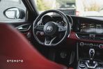 Alfa Romeo Giulia 2.0 Turbo 16V AT8-Q4 Veloce Ti - 15
