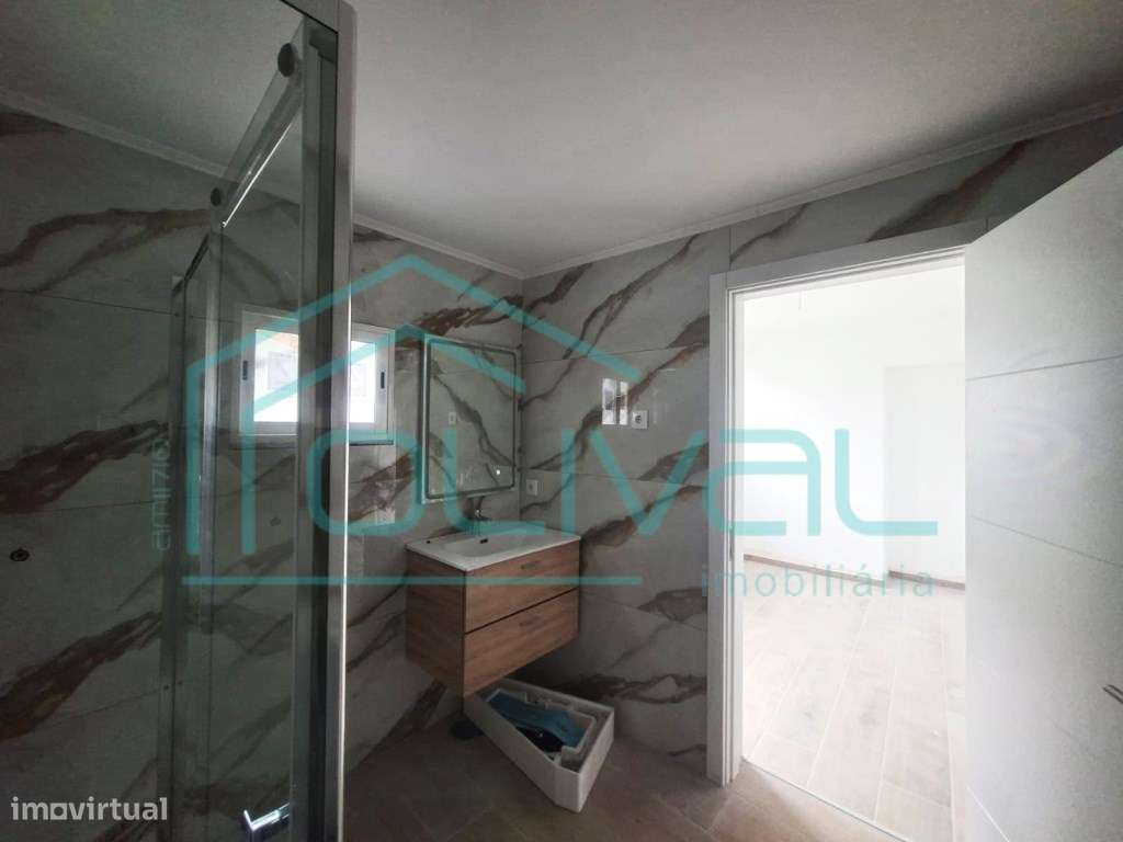 Moradia T3 totalmente remodelada no centro de Salvaterra de Magos-21