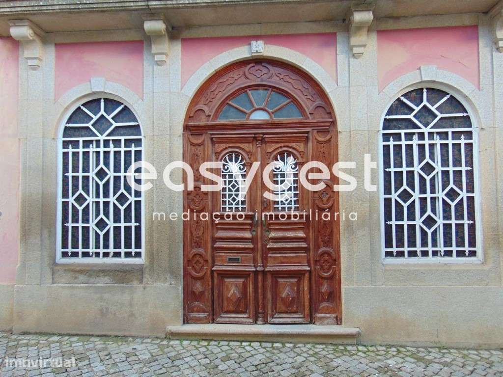 Palacete histórico na parte nobre da cidade de Castelo Branco - Grande imagem: 3/50