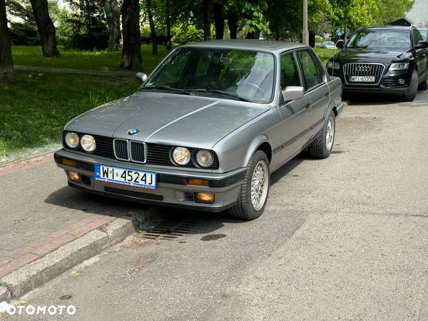 BMW Seria 3 323i - 23