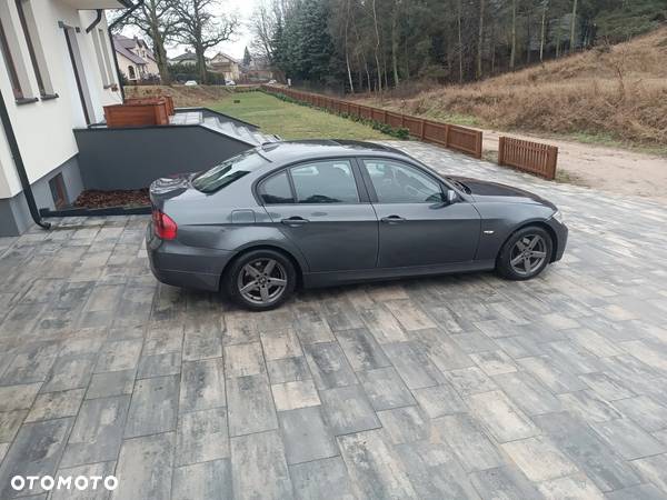 BMW Seria 3 318i - 4