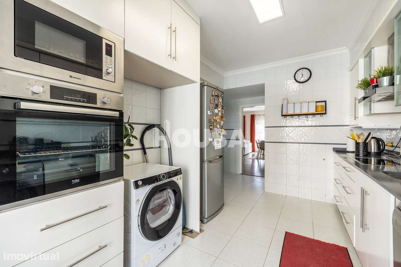 Apartamento T3 com Sótão, Garagem e Terraço – Nova Leiria-20