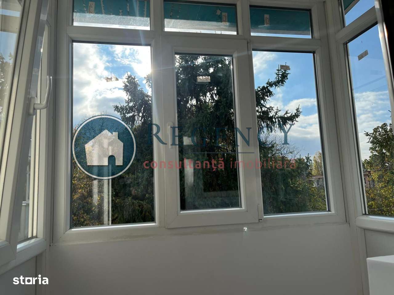 Liber, renovat, în bloc reabilitat, 3 camere la pret de 2-4