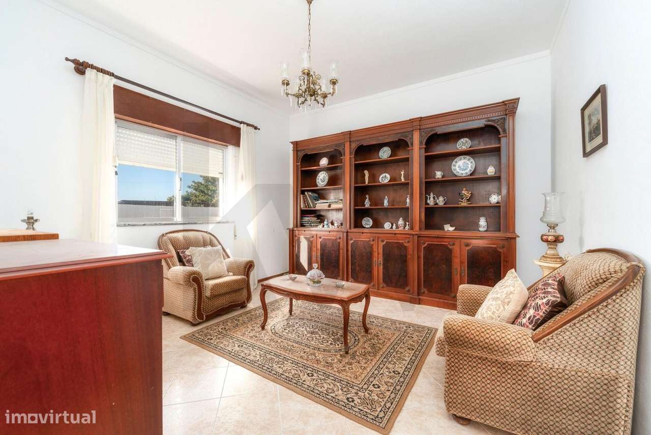 Moradia T4 com Terreno de 8480m2 em Bela Salema-8