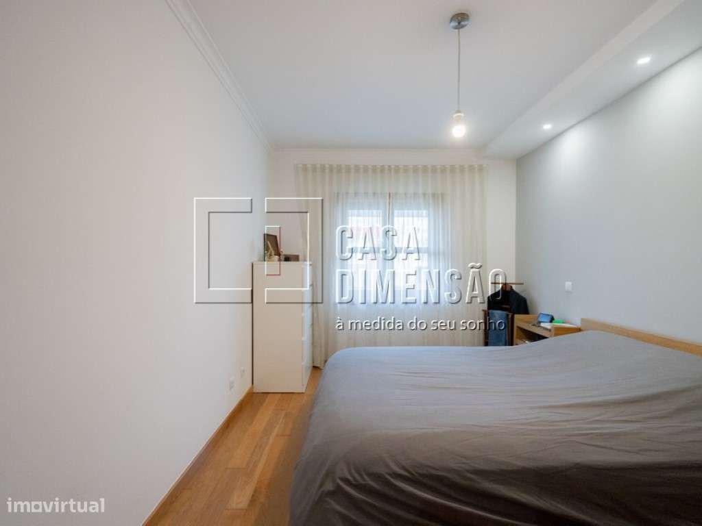 Apartamento de tipologia T2 na Serra de Carnaxide, como NOVO!!-30