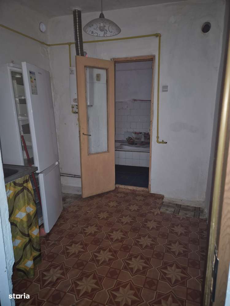 Casă cu 2 camere, Teren 301 mp, acces curte comuna , Pret redus-7