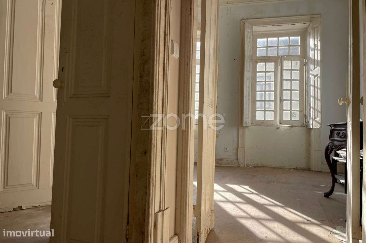 Moradia para recuperar na Foz do Douro - Grande imagem: 4/26