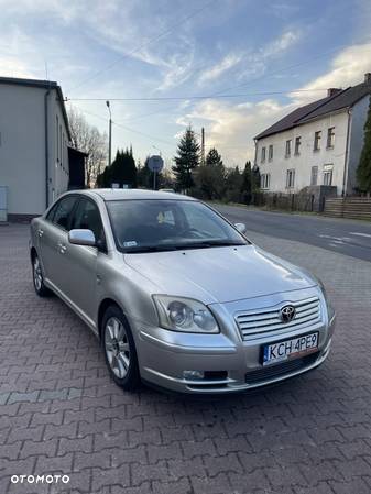 Toyota Avensis - 2