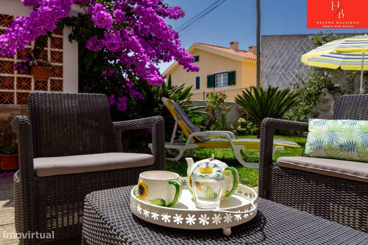 Bonita moradia V6, situada nos Casais de São Lourenço, junto à pra-53