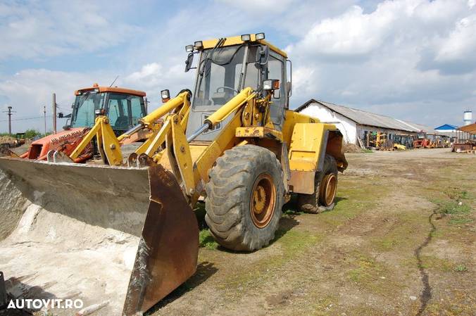 Dezmembrez JCB 435 - 2