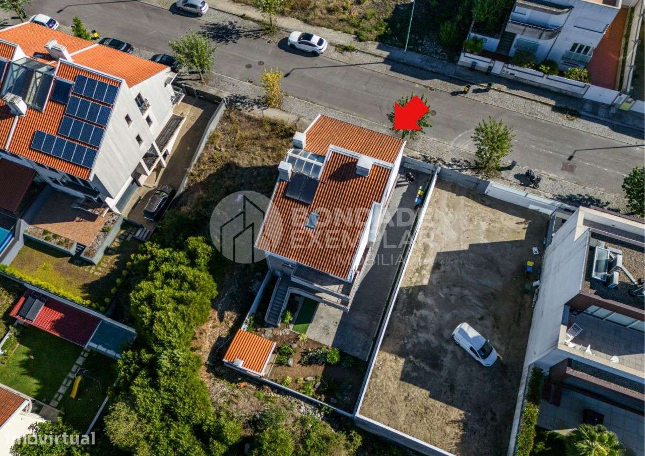 Excelente Moradia V4 - Quinta de Lousã - Valongo-37