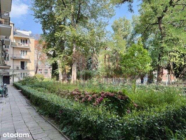 przy Szwoleżerów/kamienica 1932 r./do remontu-5