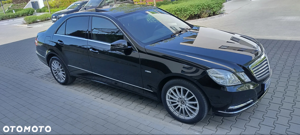 Mercedes-Benz Klasa E 200 BlueTEC 7G-TRONIC Elegance - 4