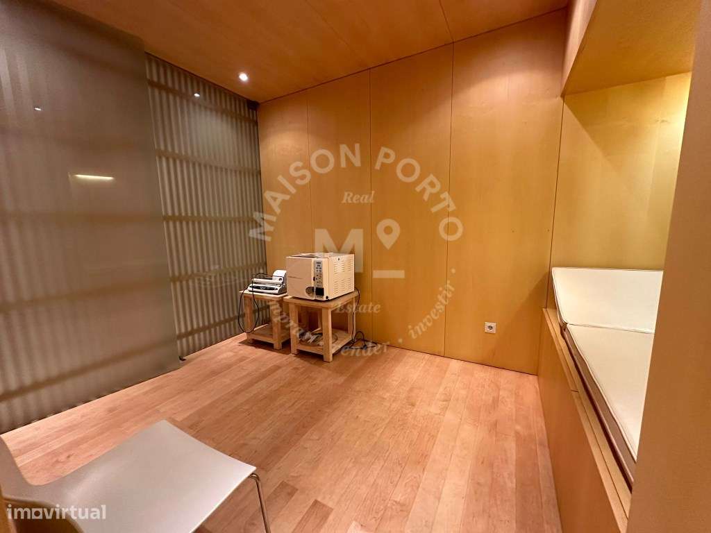 Consultório no centro de Vila Nova de Gaia - Grande imagem: 5/17