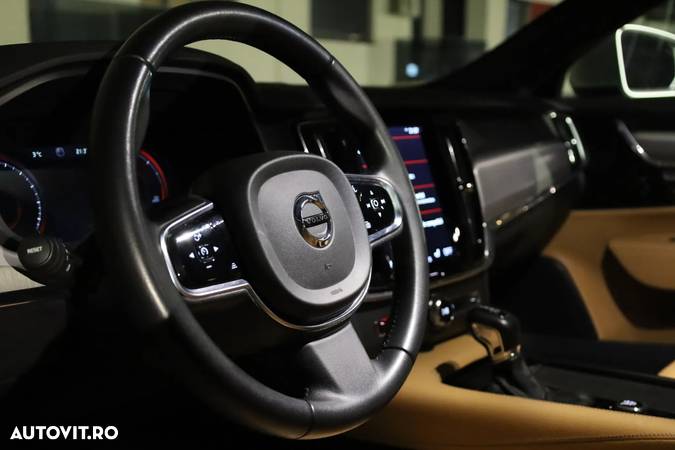 Volvo S90 D4 Momentum - 38