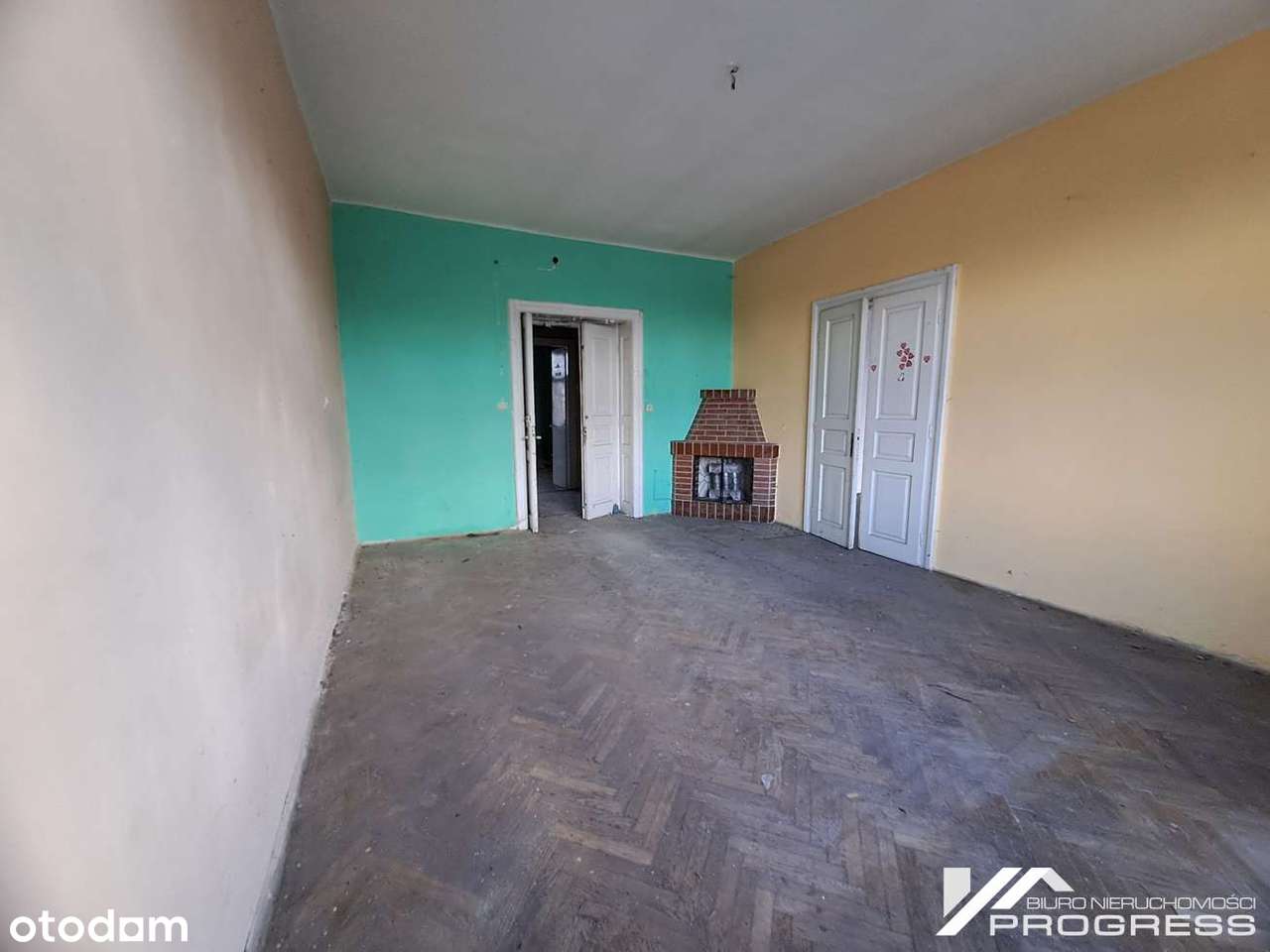 Budynek mieszkalno-usł 1384m2, mieszkalny 239m2, teren 2693m2 KROSNO-9