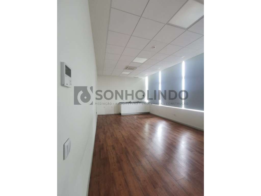 Escritório no Edifício 'Polo de Serviços da Maia' - Grande imagem: 4/13