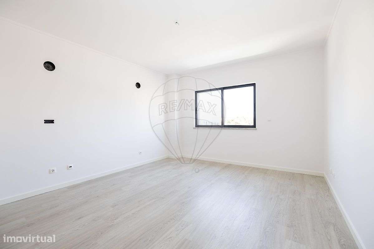 Moradia T4 para venda-10