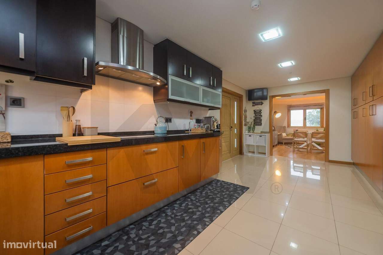 Moradia T4+1 em Agualva-Cacém – Conforto, Qualidade e Vista Desafogada-19