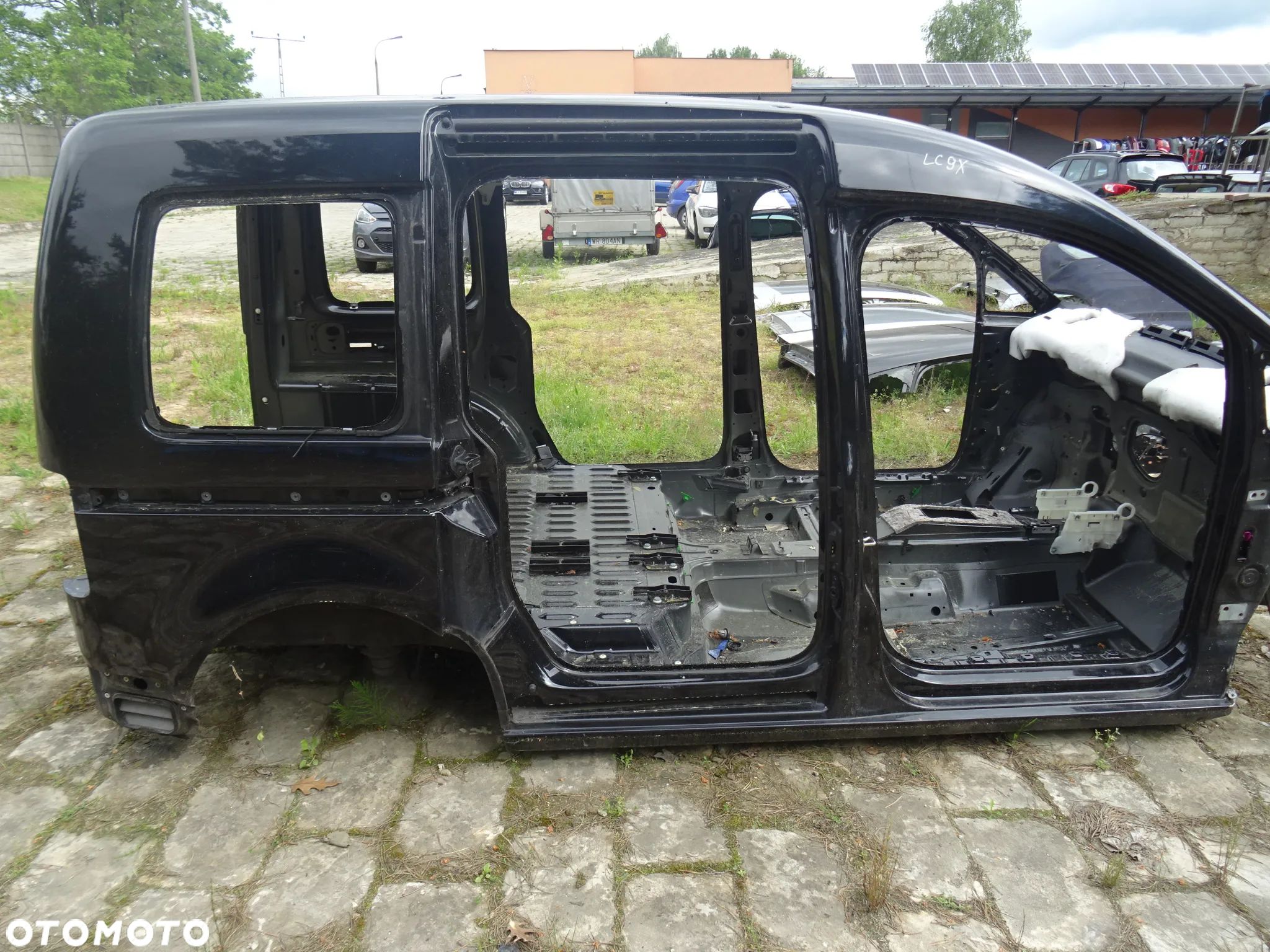 VW CADDY III LIFT 15-20 2K5 2.0TDI ĆWIARTKA BOK PRAWY - 1