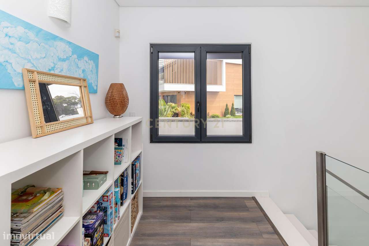 Moradia Isolada T4 de Prestígio – Bairro de São João, Sobreda-29