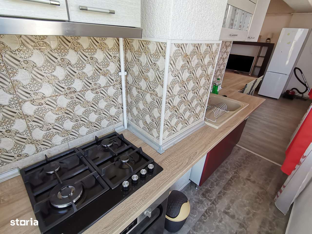 VAND apartament 3 camere,recent renovat, zona Kaufland-3