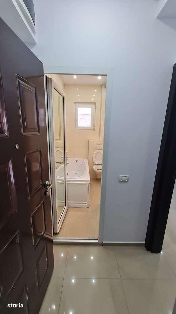 Garsonier cu balcon, lift, universitate ultracentral Batitei