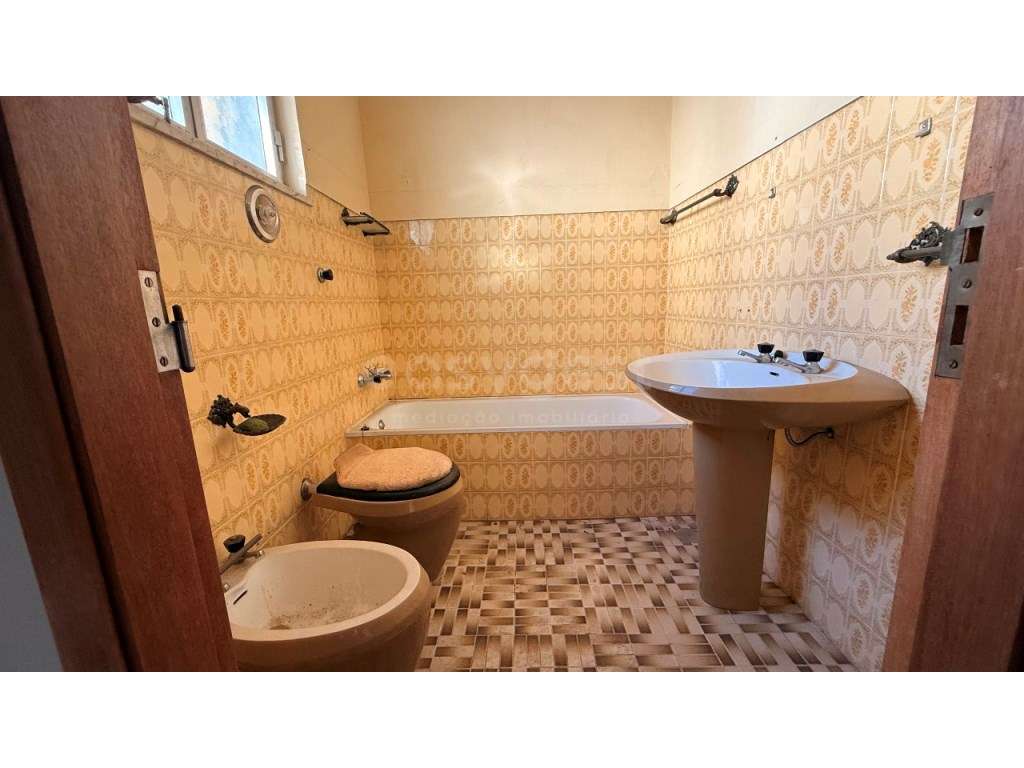 Prédio centro de Castelo Branco - Grande imagem: 2/19