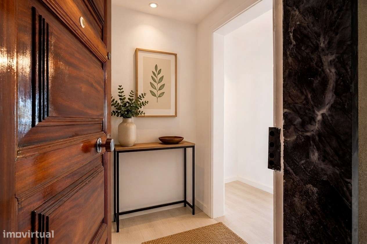 T3 Remodelado com 2 Varandas em Cascais | Pronto a Habitar-17