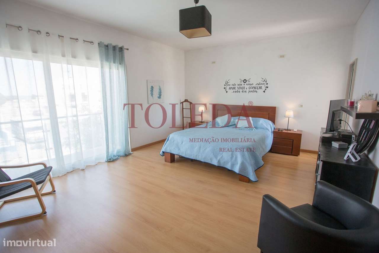 Moradia 4 Pisos com 474m2-49