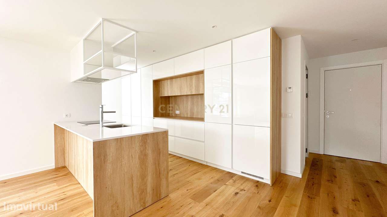 Apartamento T3 com varanda - Condomínio MUT - Arca D`água - Grande imagem: 5/37