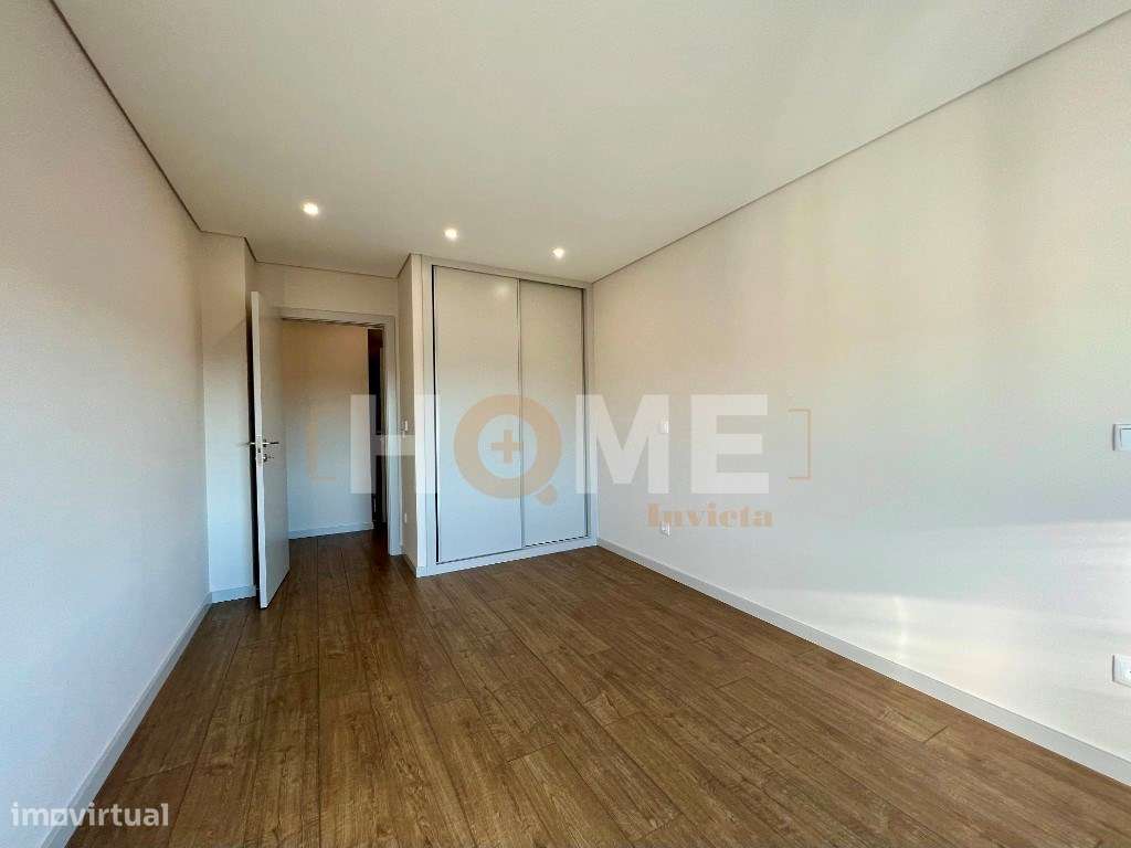 EXCELENTE Apartamento T3 NOVO | em plena Av. da Boavista-23